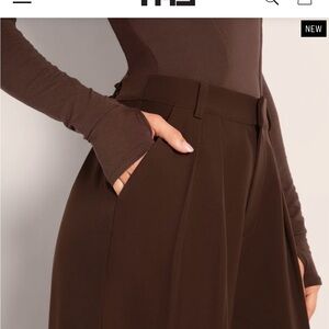Pleaty Wide Leg Pant in Espresso